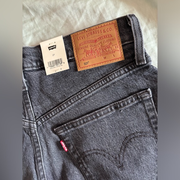 NWT Levi’s 501 Shorts - Picture 7 of 9
